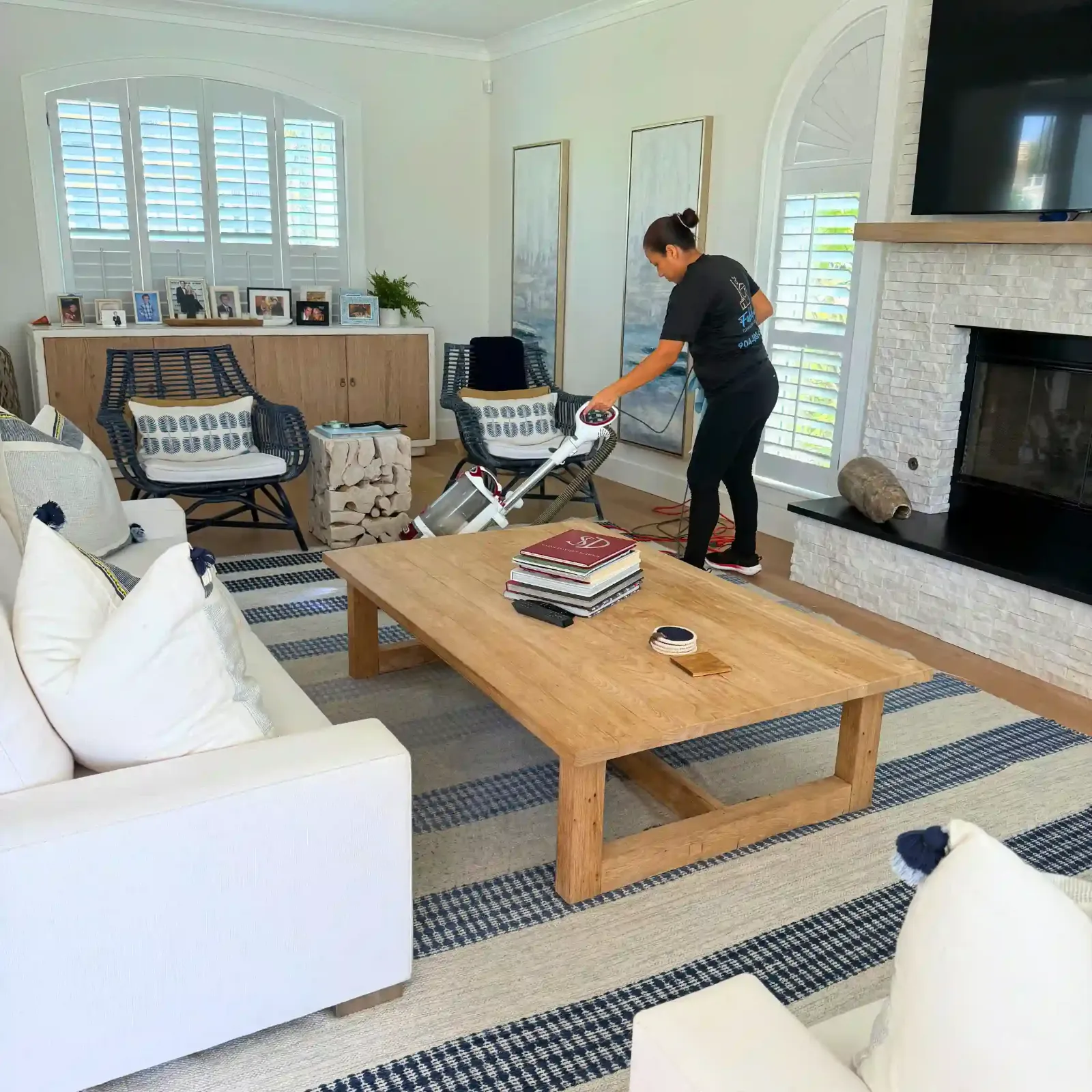 House cleaning Jacksonville FL – spotless family room